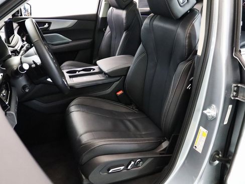 Used 2026 Acura MDX w/ Technology Package image 2