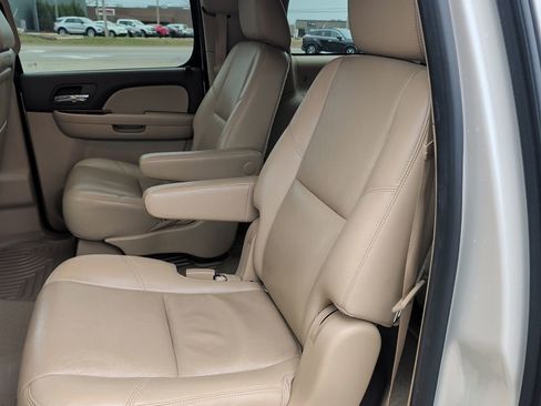 Used 2014 Chevrolet Suburban LTZ image 14