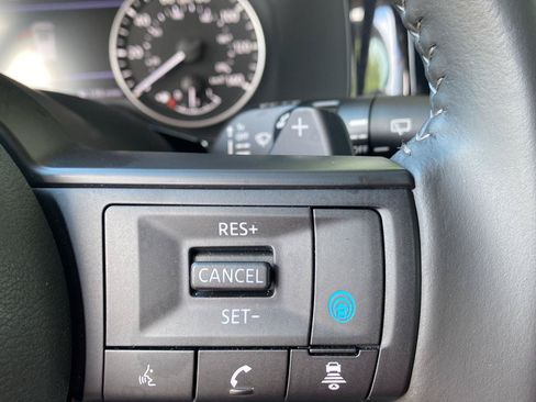 Certified 2025 Nissan Pathfinder SV AWD/4WD image 40
