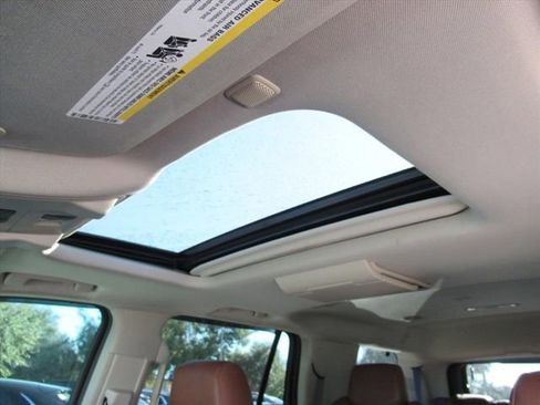 Used 2015 Cadillac Escalade Luxury image 24