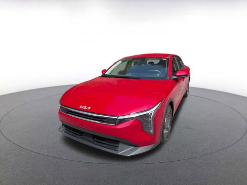 Used 2025 Kia K4 LXS FWD image 7