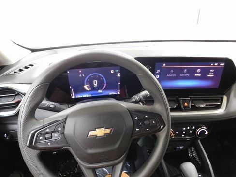 Used 2025 Chevrolet TrailBlazer LT image 7