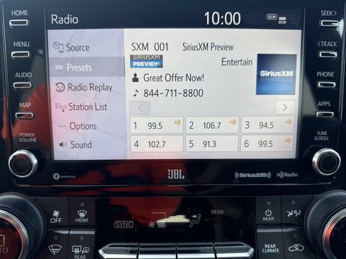 Used 2021 Toyota Highlander XSE FWD image 12