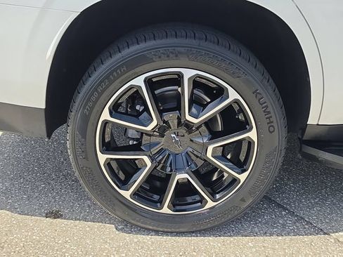 Used 2024 Chevrolet Tahoe RST w/ Luxury Package AWD/4WD image 5