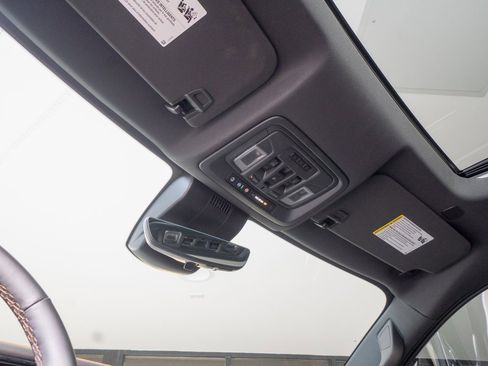 Used 2025 GMC Sierra 1500 AT4 w/ AT4 Premium Package image 14