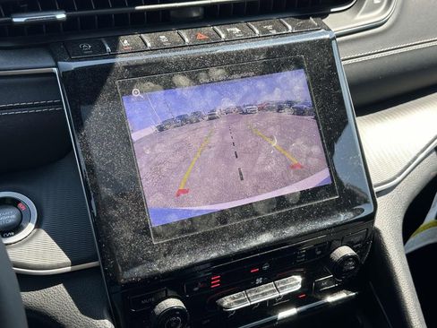 Used 2024 Jeep Grand Cherokee Altitude image 25