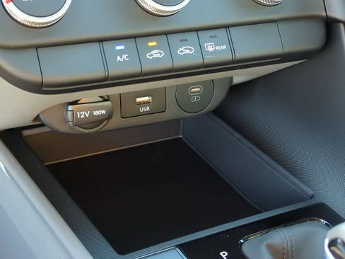 New 2026 Hyundai Elantra SE FWD image 32