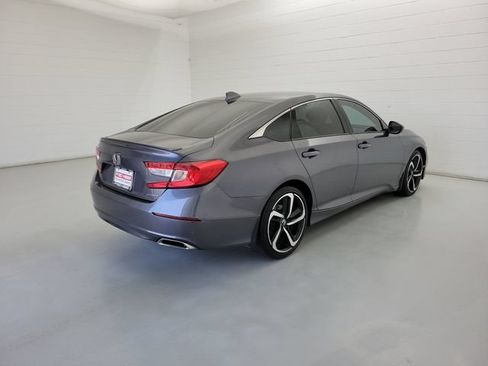 Used 2018 Honda Accord Sport image 5