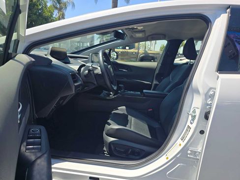 Certified 2026 Toyota Prius XLE FWD image 22
