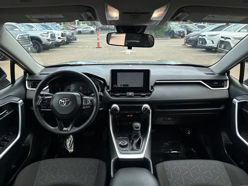 Used 2025 Toyota RAV4 XLE AWD/4WD image 11