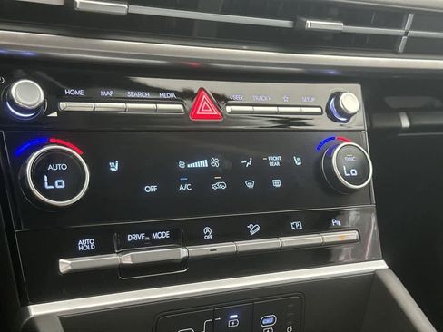 Used 2025 Hyundai Santa Fe SEL FWD image 20