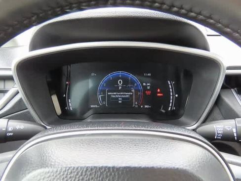 Used 2024 Toyota Corolla Cross XLE image 25