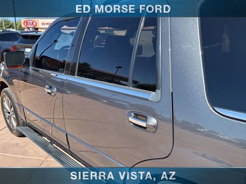 Used 2015 Lincoln Navigator 2WD image 18