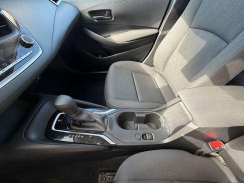 Used 2025 Toyota Corolla LE image 43