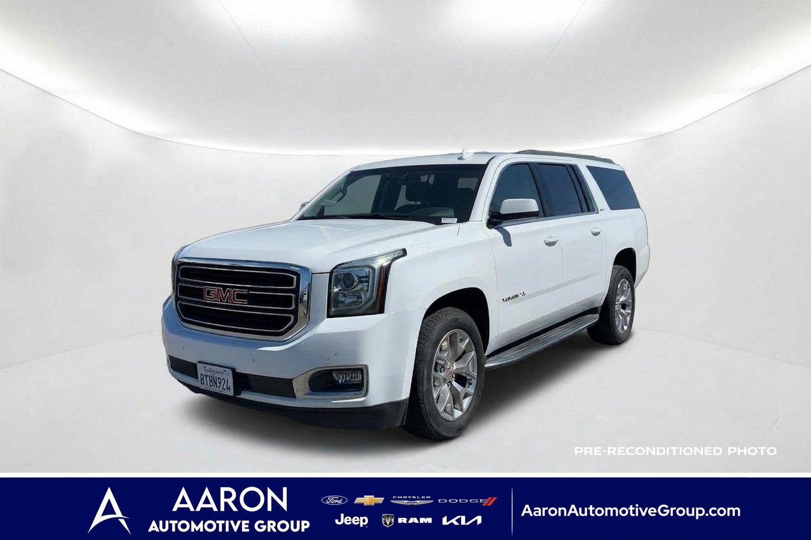 Used 2020 GMC Yukon XL SLE w/ SLE Value Package AWD/4WD image 1