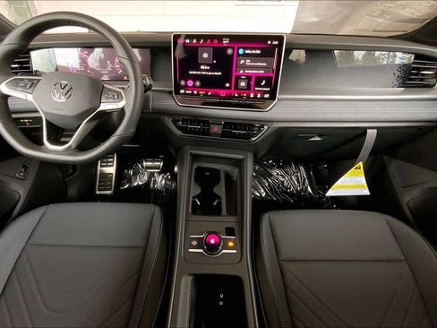 New 2026 Volkswagen Tiguan SE R-Line AWD/4WD image 5