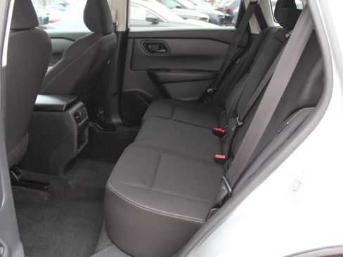 Used 2024 Nissan Rogue S image 30