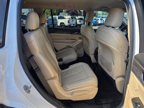 Used 2021 Jeep Grand Cherokee L Limited AWD/4WD image 24