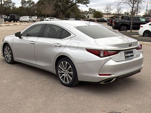 Used 2019 Lexus ES 350 Luxury image 3