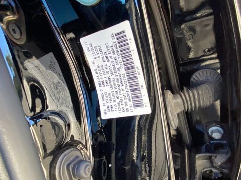 Used 2017 Honda Accord Sport image 30