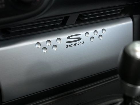 Used 2005 Honda S2000 image 47