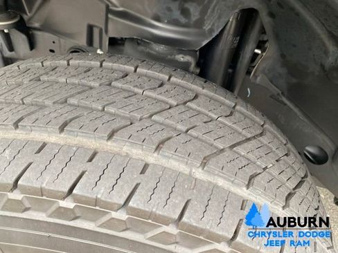 Used 2024 Jeep Wrangler Unlimited Rubicon AWD/4WD image 10