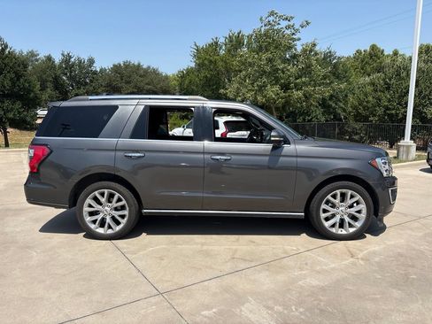 Used 2018 Ford Expedition Limited w/ Equipment Group 302A RWD image 4