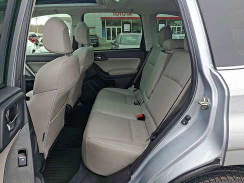 Used 2018 Subaru Forester 2.5i Limited w/ Popular Package #3B image 11