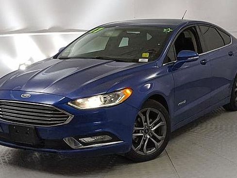 Used 2017 Ford Fusion SE w/ Equipment Group 601A image 6