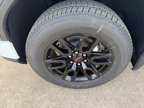 New 2026 GMC Sierra 1500 Elevation image 10