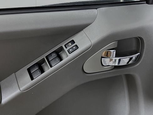 Used 2018 Nissan Frontier SV image 17