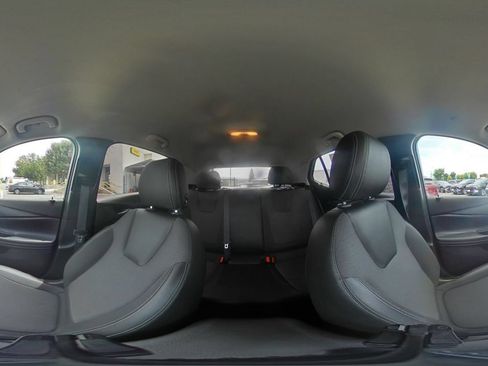 Used 2025 Buick Encore GX Preferred AWD/4WD image 40