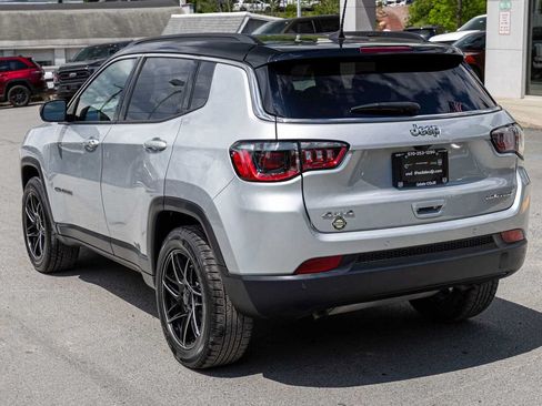 Used 2025 Jeep Compass Limited AWD/4WD image 6
