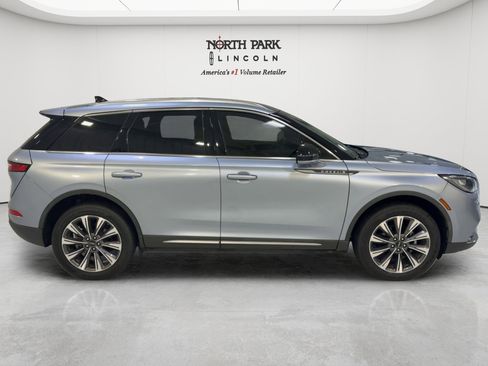 Used 2022 Lincoln Corsair Reserve w/ Elements Package AWD/4WD image 2