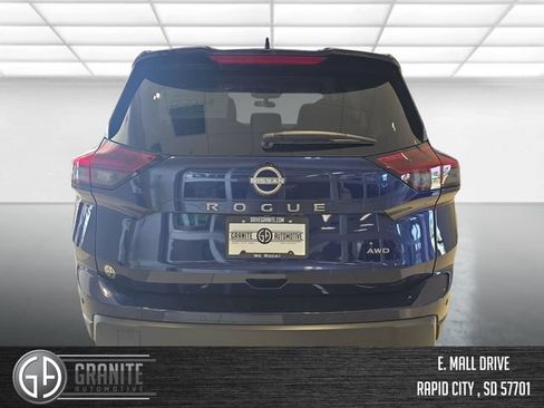 Used 2026 Nissan Rogue SV AWD/4WD image 4