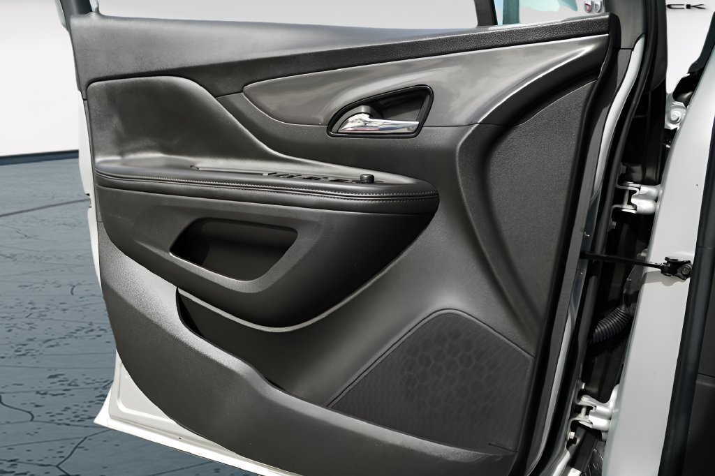 Used 2022 Buick Encore Preferred w/ Safety Package FWD image 19