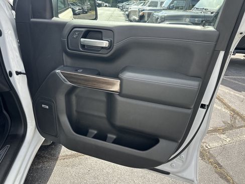 Used 2019 Chevrolet Silverado 1500 RST AWD/4WD image 16