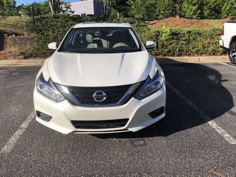 Certified 2018 Nissan Altima 2.5 SV w/ 2.5 SV Technology Package FWD image 13