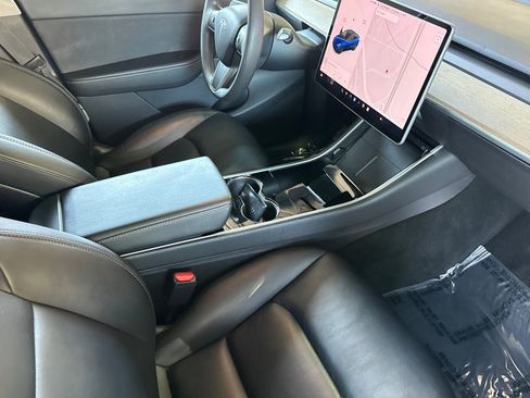 Used 2021 Tesla Model Y Long Range image 20