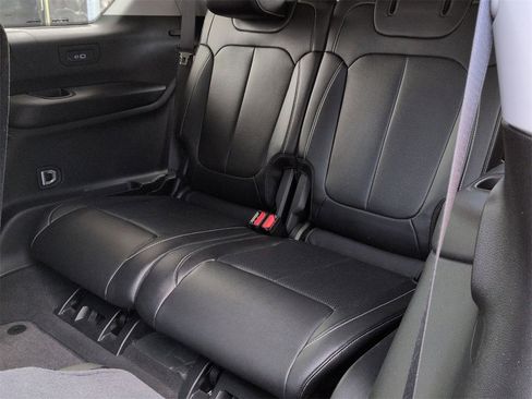 Used 2023 Jeep Grand Cherokee L Limited w/ Luxury Tech Group II image 24