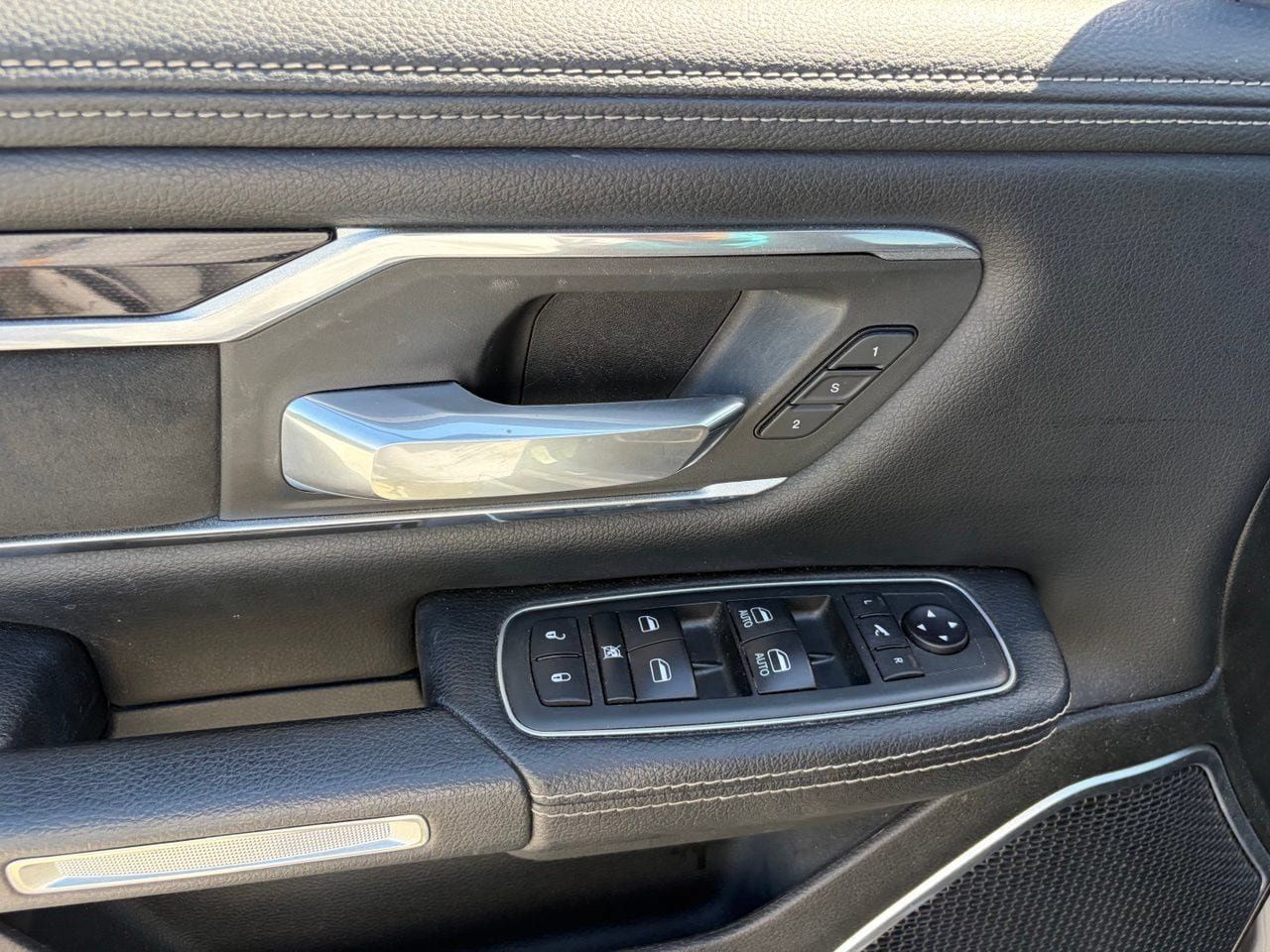 Used 2020 RAM 1500 Laramie w/ Sport Appearance Package AWD/4WD image 6