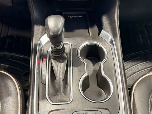 Certified 2022 Chevrolet Traverse Premier image 16