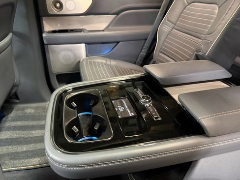 Used 2020 Lincoln Navigator Black Label w/ Cargo Convenience Package AWD/4WD image 19