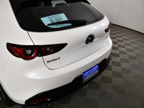 Used 2024 MAZDA MAZDA3 s FWD image 15