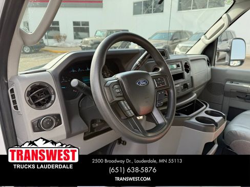 Used 2024 Ford E-350 and Econoline 350 Super Duty w/ Power Windows & Locks Group image 4