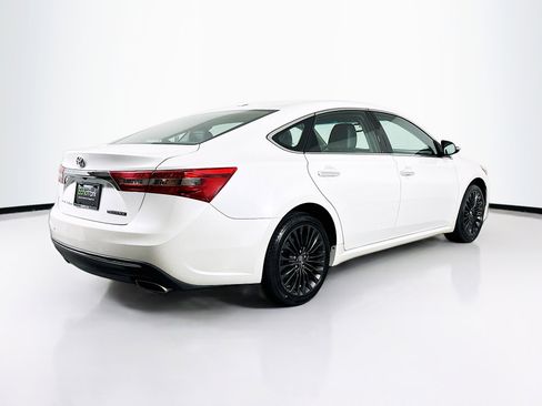 Used 2016 Toyota Avalon Touring image 9