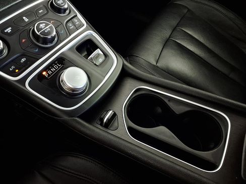 Used 2016 Chrysler 200 Limited w/ Convenience Group image 20
