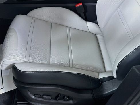 Certified 2026 Porsche Cayenne E-Hybrid AWD/4WD image 13