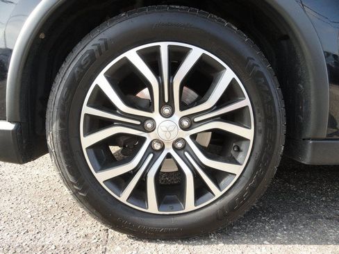 Used 2018 Mitsubishi Outlander GT AWD/4WD image 18