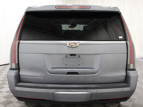 Used 2019 Cadillac Escalade ESV Platinum AWD/4WD image 32